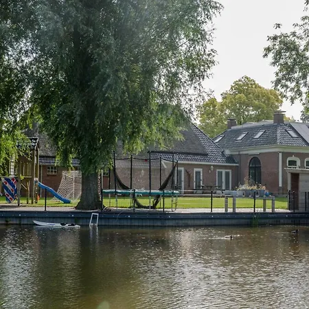 Uitzicht op de haven Appartement Kollum Buitenkant foto